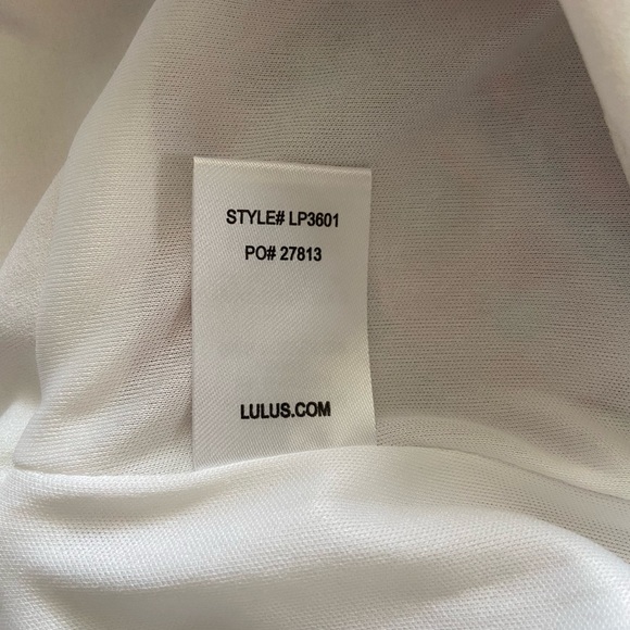 Lulu’s Rhythm Gonna Get You White embroidered shorts, summertime, size Small - Picture 10 of 10